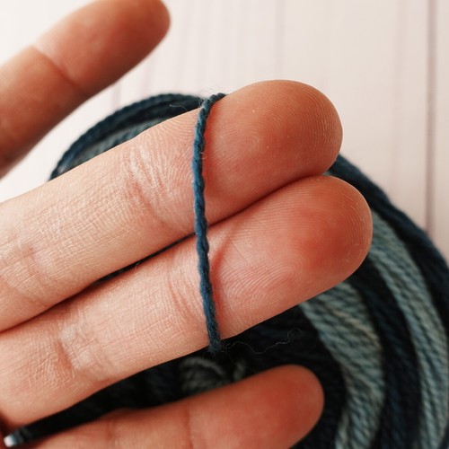 GGH Merinella ~ Lot of 5 ~ #7 Blue ~ 100% Superwash Virgin Wool ~ Gradient - Picture 5 of 5