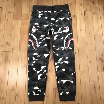 Glow in the dark BAPE City camo shark sweat pants Black A Glow in the dark BAPE City camo shark sweat pants Black A