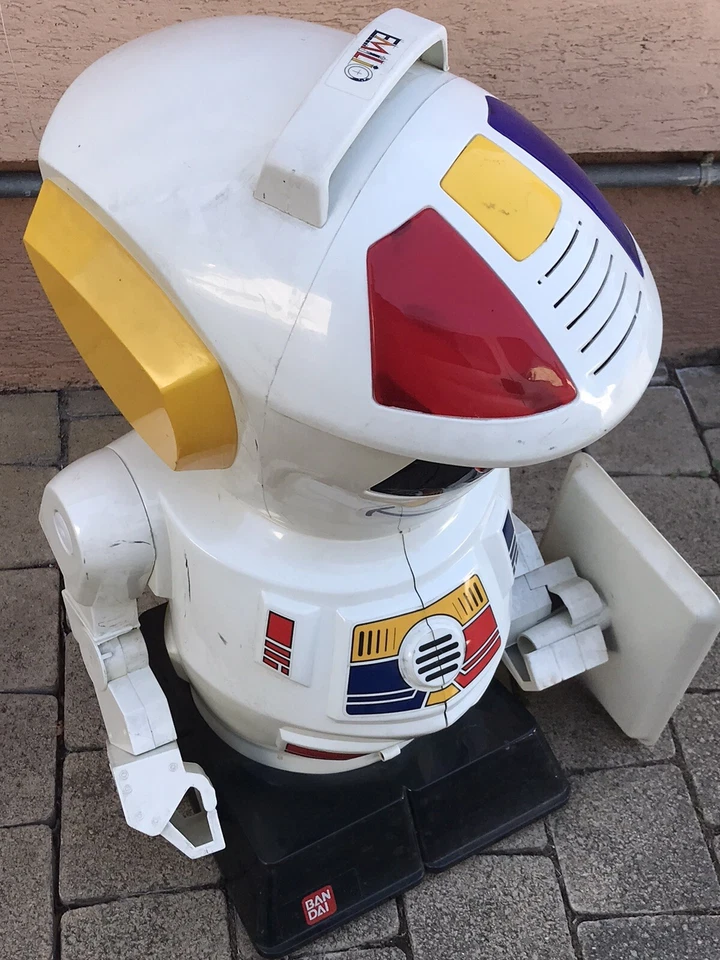 vintage ROBOT BANDAI EMILIO pour pieces ou à renover STATUE FIGURINE PLASTIQUE - Photo 2/4