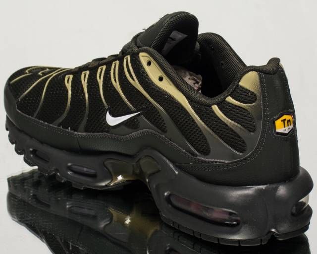 air max plus black sequoia