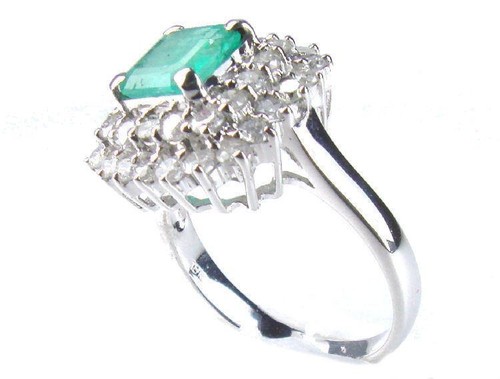 2.40ct Emerald & Diamond Ring in 18K White Gold - Picture 5 of 8