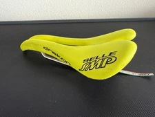 Selle SMP DRAKON Saddle - Yellow Fluo