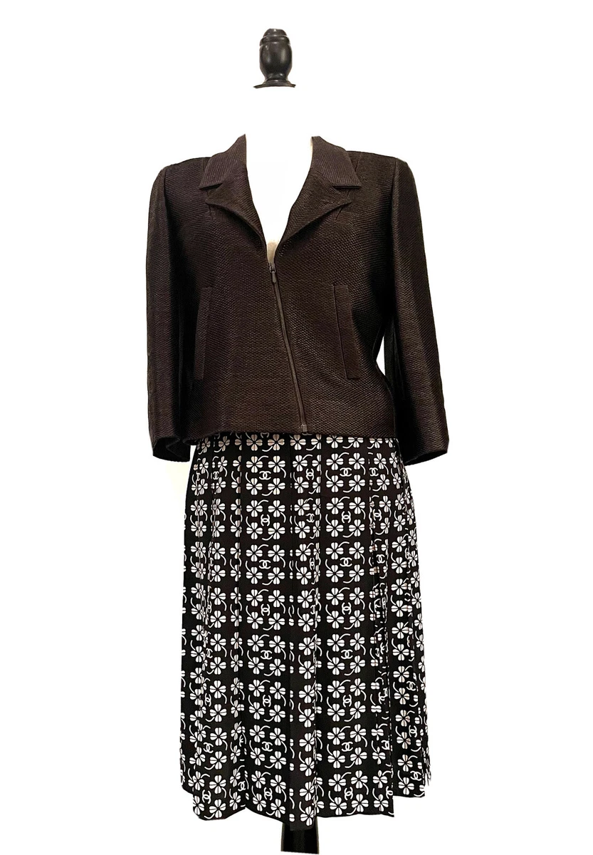 CHANEL Vintage Classic 4-leaf Clover CC Logo Skirt Suit 38