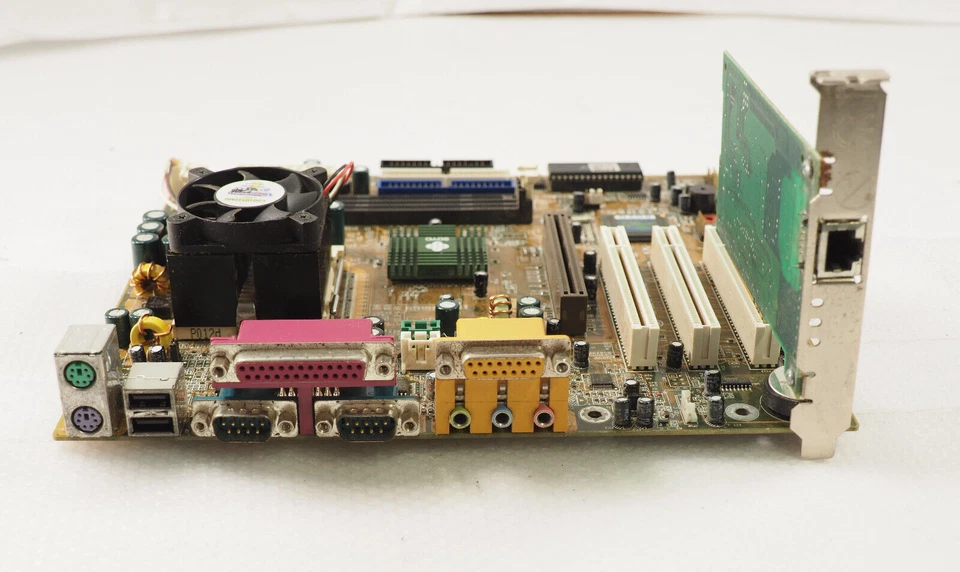 SOYO SY-7VCM PGA370 Socket w/INTEL Pentium III SL3XX Etherlink 3C905C-TX-M NIC - Image 3 of 4