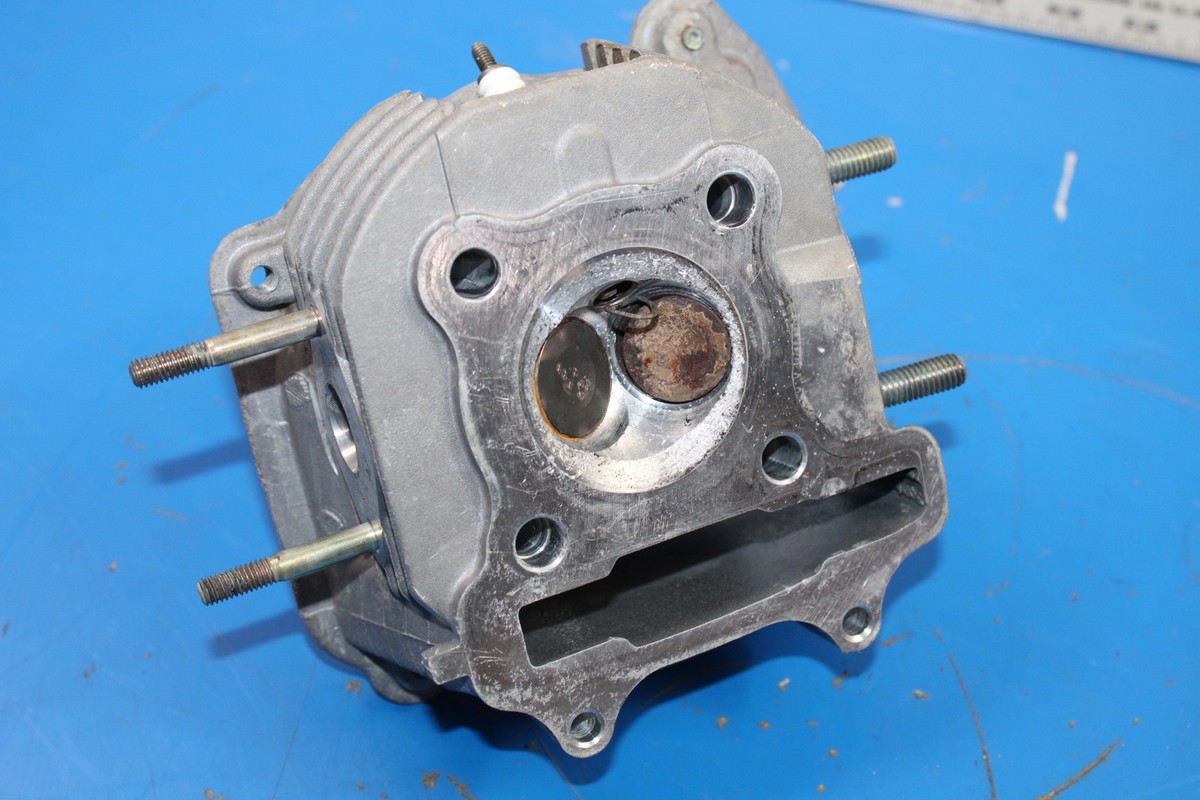 ボトマン GENUINE CYLINDER HEAD VW BEETLE 1961 MPN 113.101.373 B NOS