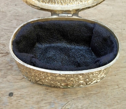 Vintage Victorian Style Oval Shape Box Blue Velvet Jewellery Trinket Box - Picture 7 of 12