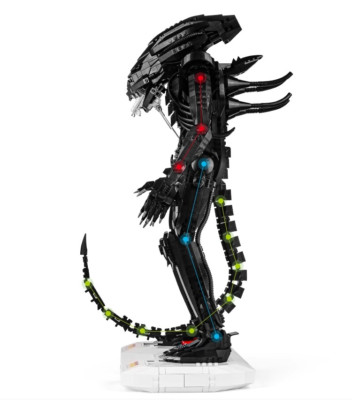 XINGBAO Alien Xenomorph Warrior Building Bricks Toy Set  2020 pcs (04001) New