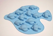 NWOT ICE CUBE TRAY - BLUE DIFFERENT SHAPED FISH ICE CUBE TRAY