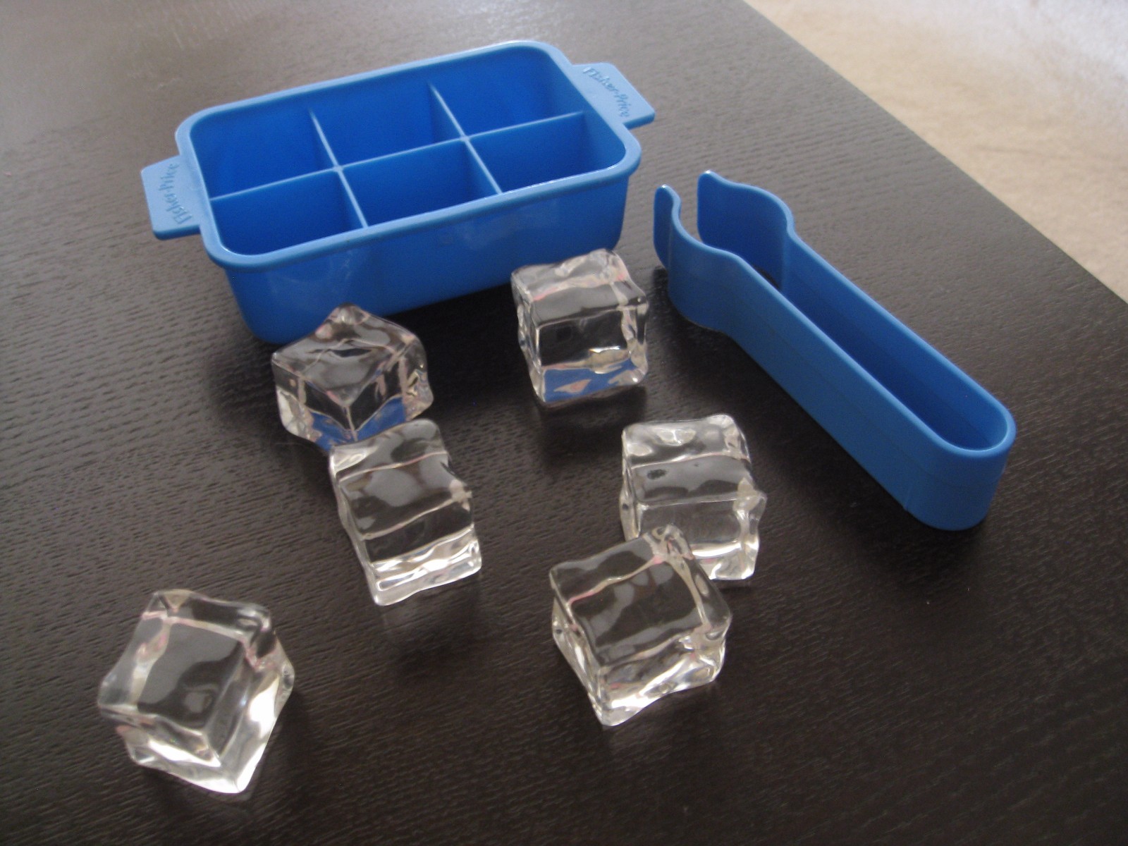FISHER PRICE FUN FOOD PRETEND KITCHEN ICE CUBE TRAY + REALISTIC CUBES