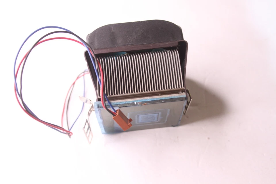 CPU Cooling Fan and Heat Sink - Image 3 of 4