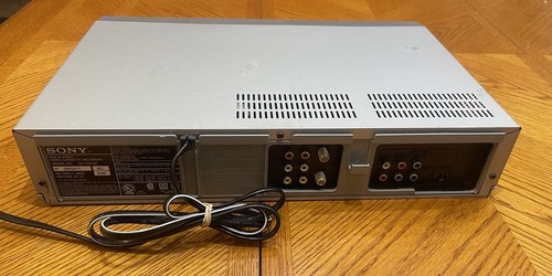 SONY SLV-D370P VCR DVD Combo Player VHS Recorder No Remote, tested - Picture 6 of 7