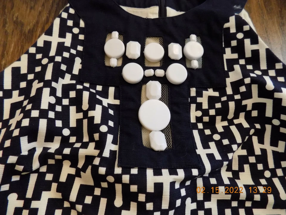 Beth Bowley FABULOUS Sleeveless Geometric Print Beaded Dress Navy White sz 2 EUC - Image 3 of 4