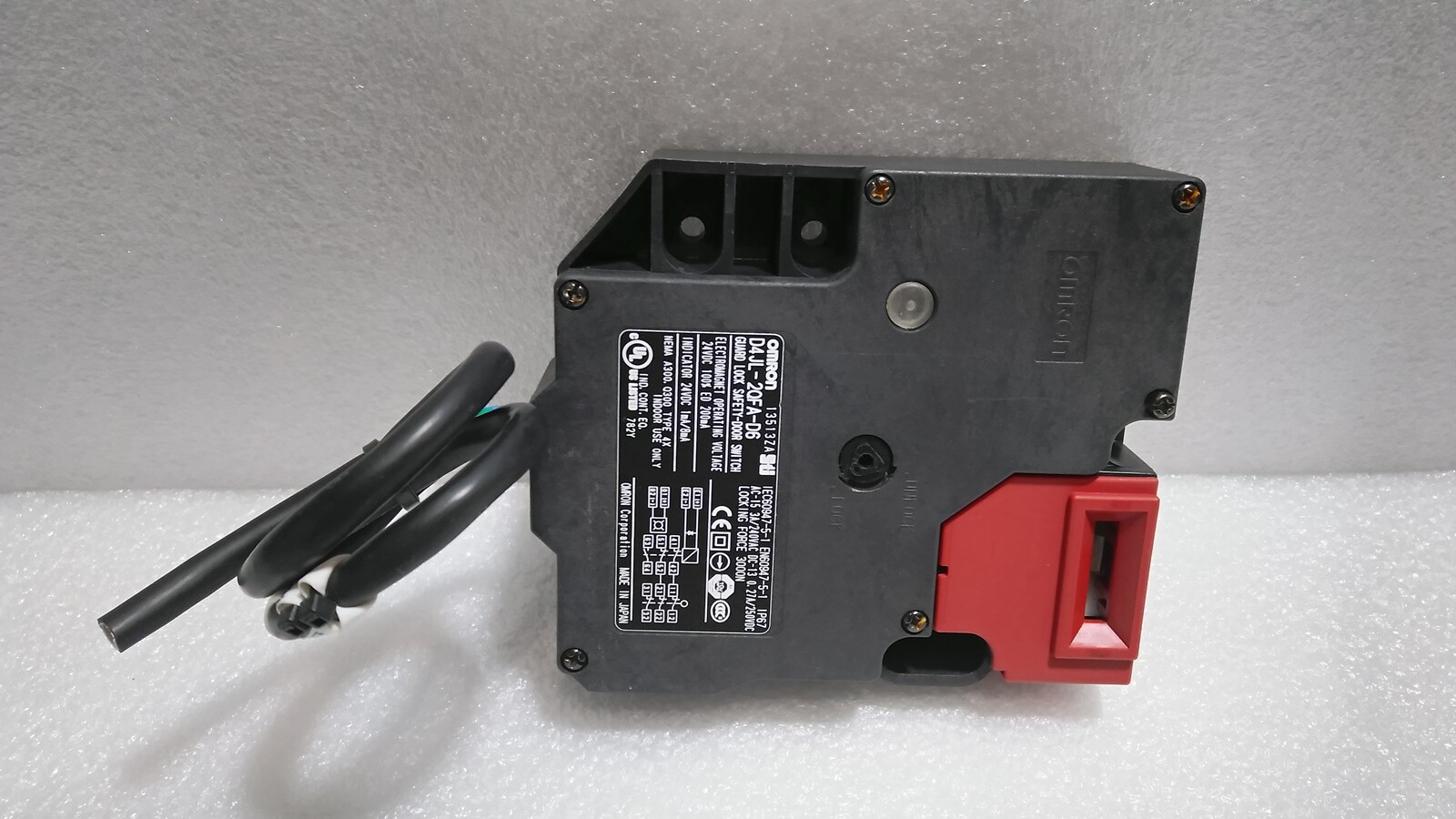 [Used] OMRON / D4JL-2QFA-D6 / GUARD LOCK SAFETY-DOOR SWITCH