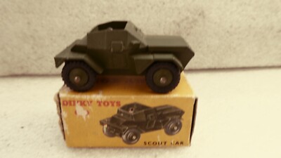 DINKY TOYS – Réf 673 – Scout car avec conducteur