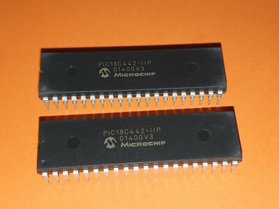 2x PIC18C442 I/P Microchip High Performance RISC CPU DIP-40