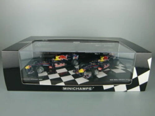 Minichamps 1/43 Red Bull RB6 Vettel Webber 2010 F1 World Champion Car Set 2640 - Image 2 of 3