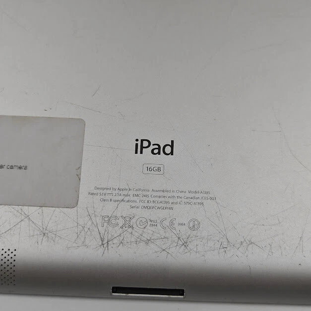 Apple iPad 2 A1395 - 16GB, Not Working, Cracked Screen - Image 4 of 4