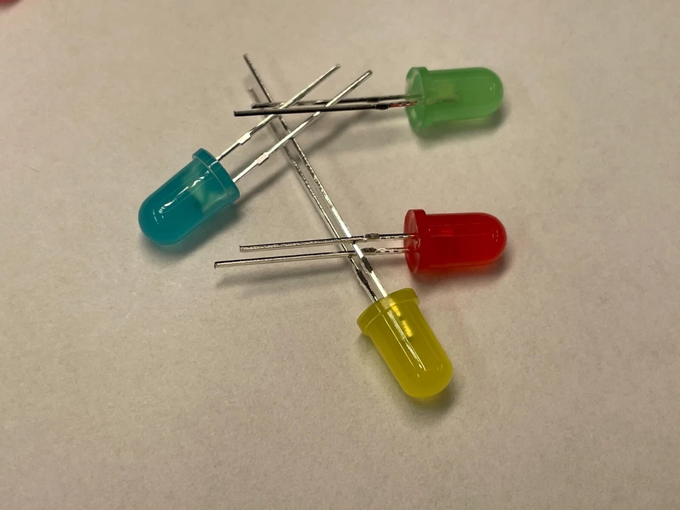 Slow Blinking LEDs Flashing Diffused  Flash 5mm LED Red Blue Yellow Green *100* - Image 2 of 4