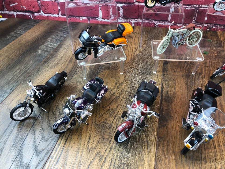 Pre-Owned Lot of 14 - MAISTO HARLEY DAVIDSON MODEL MOTORCYCLES 1:18 Scale - NICE - Image 2 of 4