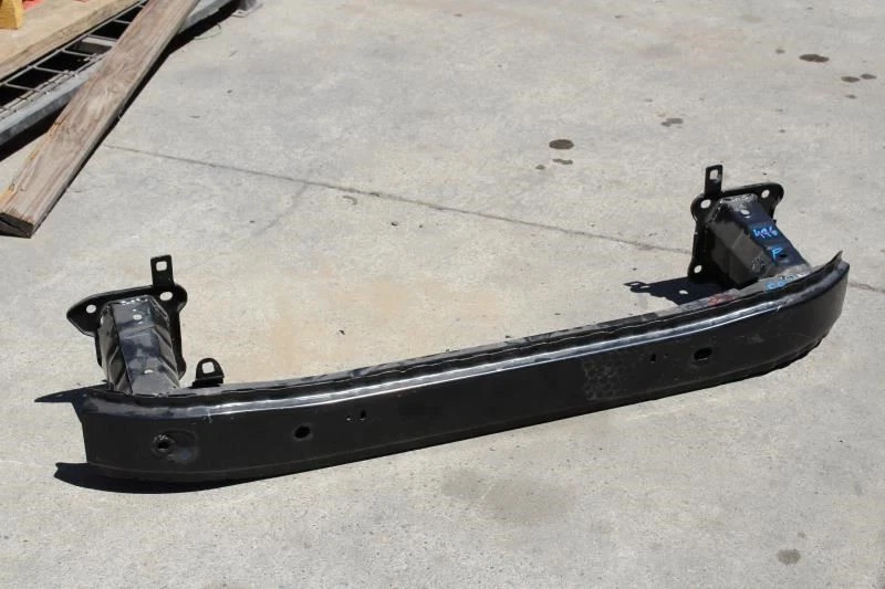 2005 VOLVO S40 FRONT BUMPER REINFORCEMENT REBAR Foto 2 de 4
