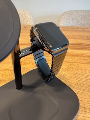 Apple Watch Series 6 44mm Edelstahl GPS + Cellular LTE mit Ladekabel