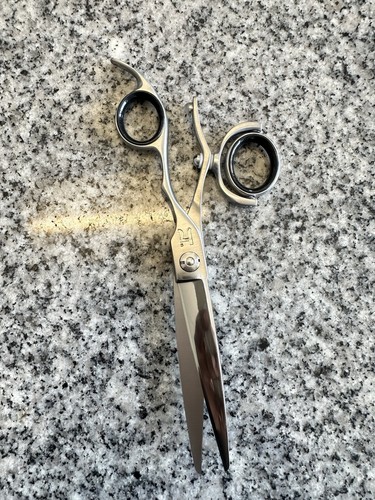 Hattori Hanzo Kamikaze 5.5” (HH1) Right Hand Shear With Thumb Swivel
