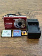 Kodak EasyShare M863 8.2MP Red Digital Camera Bundle 2 Batteries Charger SD Card