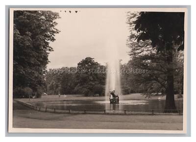Düsseldorf 1957 - Fountain in the Court Garden - Old Photo 1950s
