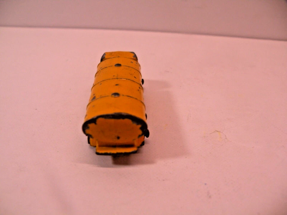 Matchbox 1953 Moko Lesney # 11-3 REF Road Tanker amarillo Foto 4 de 4