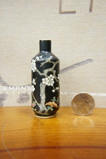 Chinese Famille Noire 'Plum Blossom' Snuff Bottle