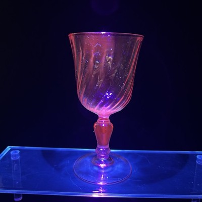 Vintage Luminarc France Pink Swirl Wine Goblets Selenium Glowing Glass Set Of 2
