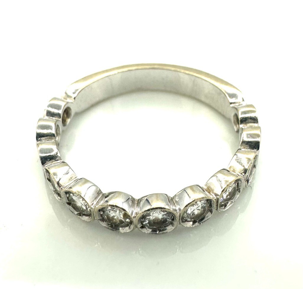 Alliance En Or 18 Carats Blanc Avec Diamants 1,20 Carat - Poids 4,58 G, Taille 61 - Occasion