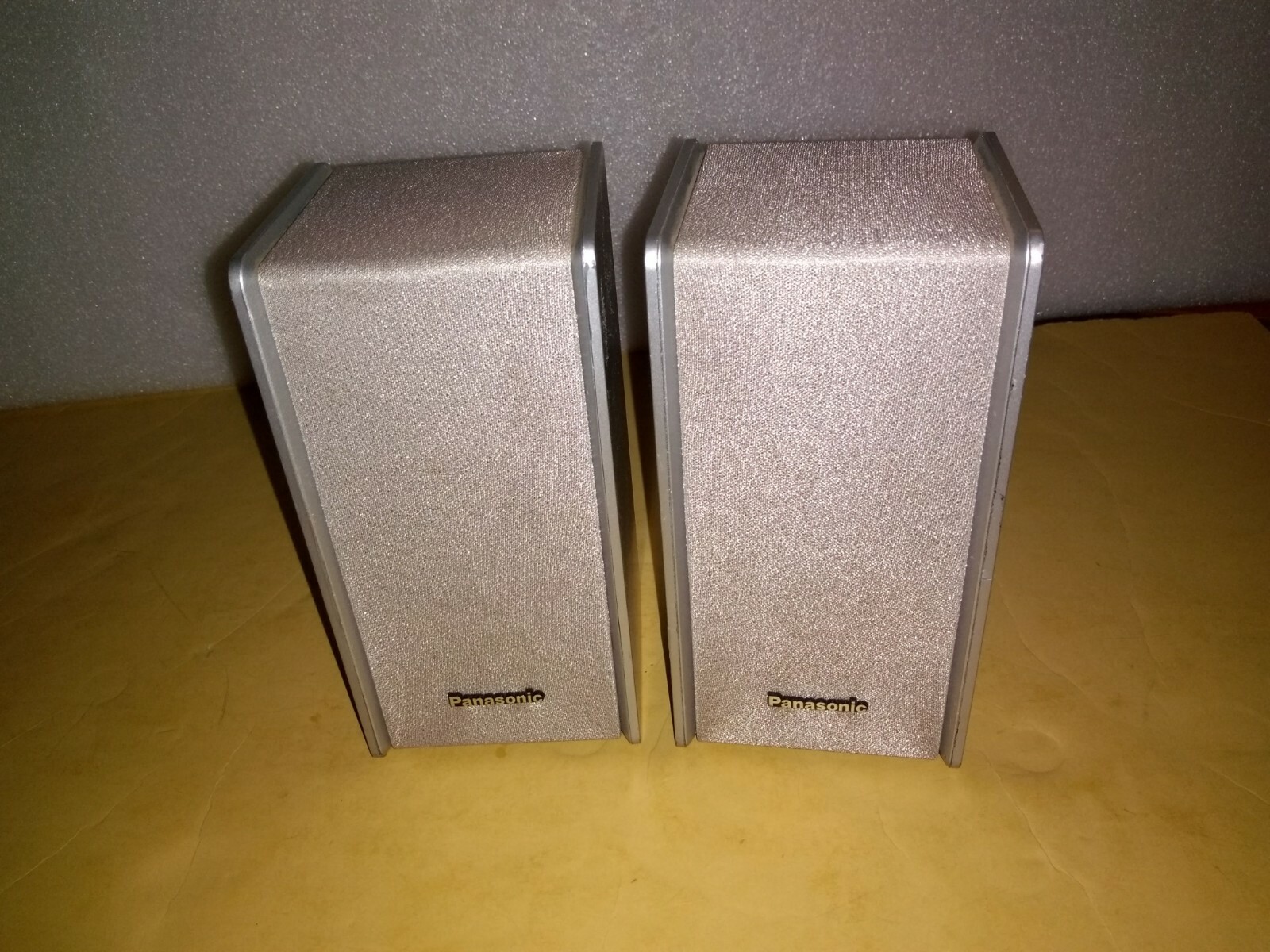 6 ohm floor standing speakers