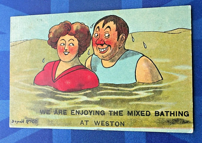 Weston Donald McGill Comic Postkarte 1911 WIR GENIESSEN DAS GEMISCHTE BADEN