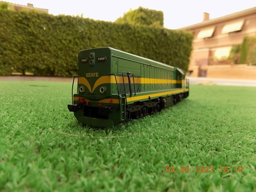 LOCOMOTORA 1900 AMERICANA RENFE H0 DC ANALOGICA CON LUZ. MODELO AMF LATON - Imagen 4 de 10