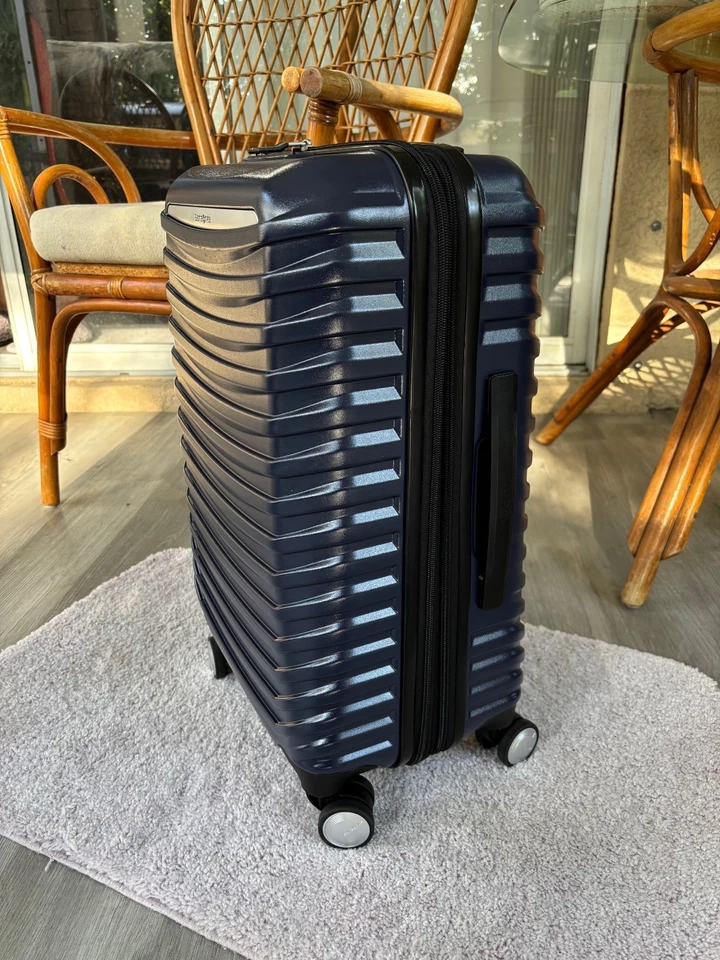 Samsonite Spin Tech 6 Carry-On Spinner Color: Midnight Navy - Image 2 of 4