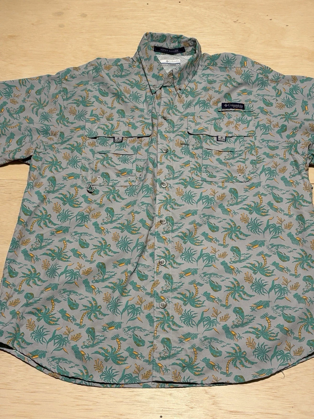 Columbia PFG Fishing Shirts Mens Size Medium Omni Shade Logo See Desc