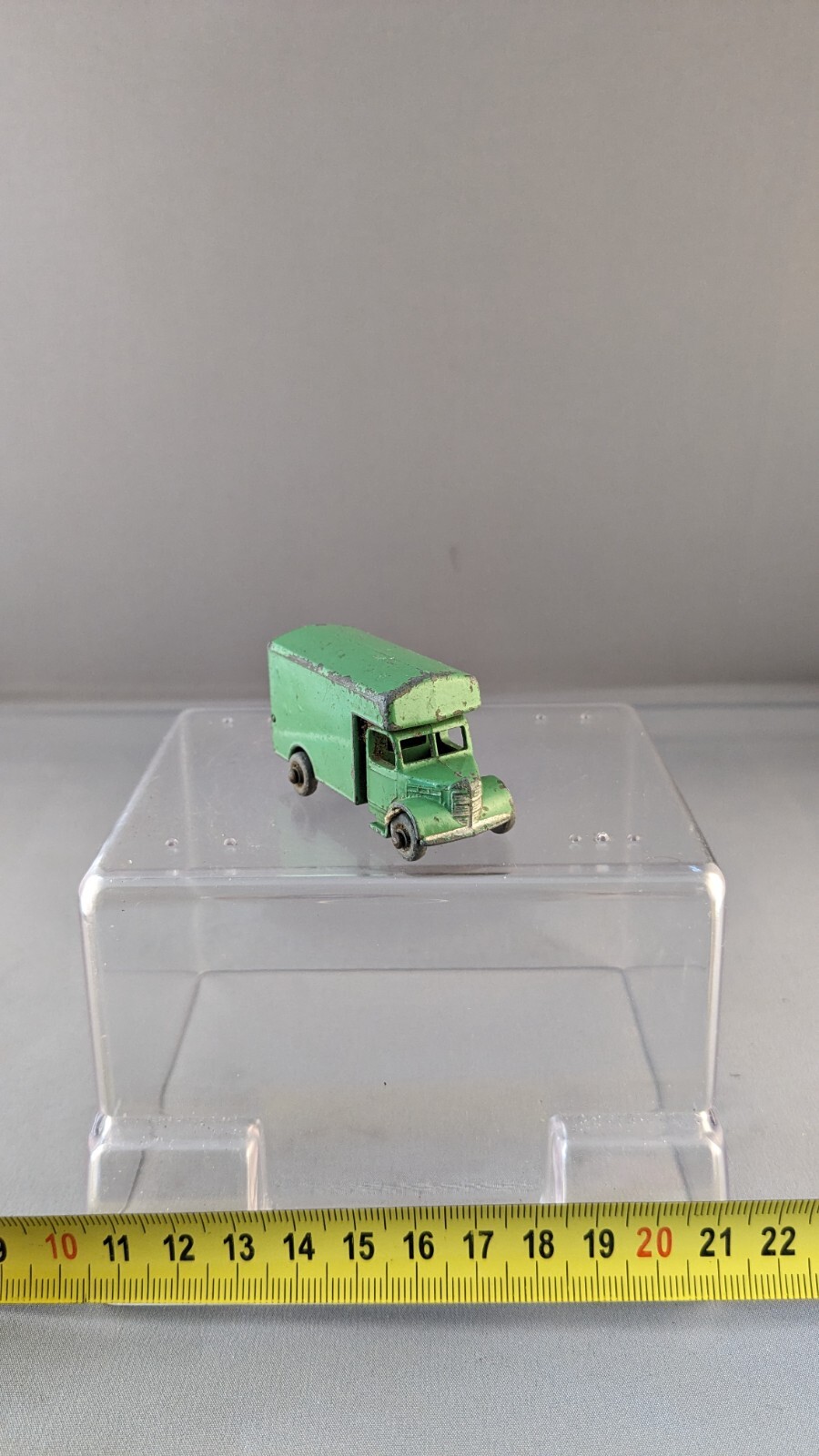 Matchbox 17b, Bedford removals Van - Free Price Guide & Review