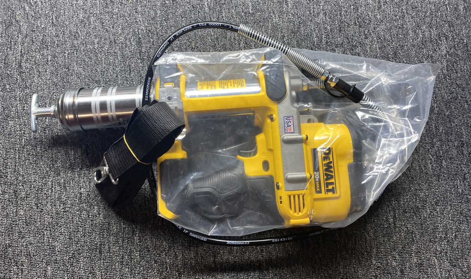 DEWALT DCGG571 20V MAX LiIon Grease Gun (Tool Only) Battery Sold