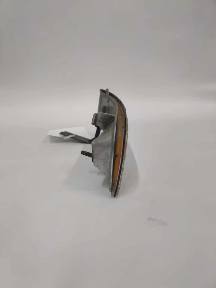 1990-93 Chevrolet Lumina Van RH Side Marker (fender Mounted) 16511152 - Изображение 2 из 4