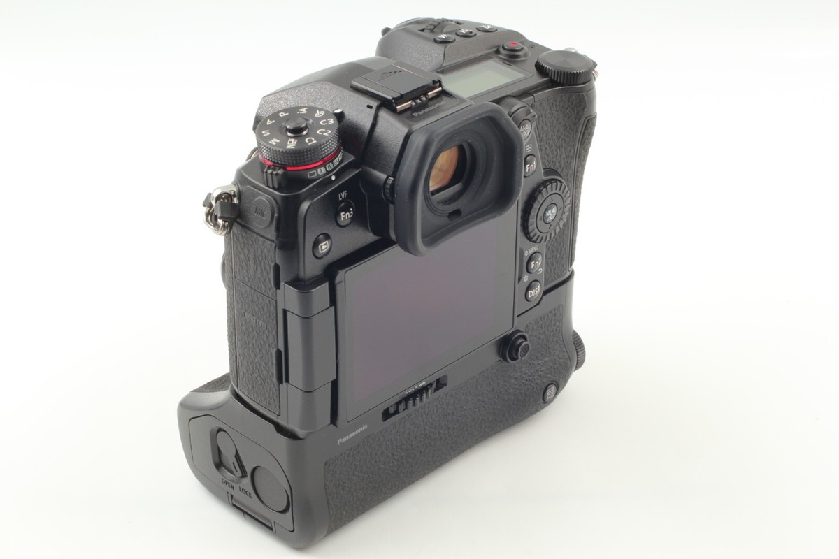 LUMIX G9 本体＋おまけバッテリーグリップ Amazon | パナソニック 純正 LUMIX G9 垂直バッテリーグリップ