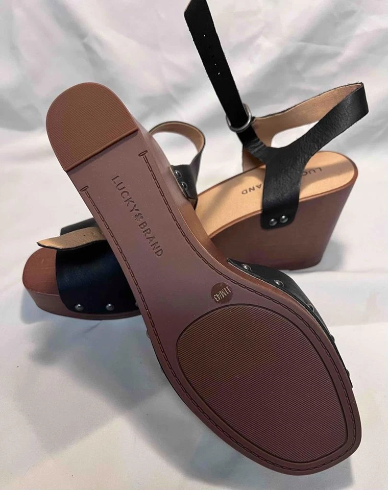 Zapatos de tacón de cuña para mujer Lucky Brand Zashti de cuero negro punta abierta de 3-3/4" talla 11 Foto 3 de 4