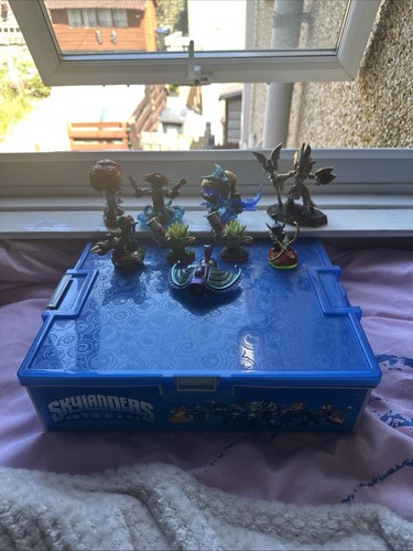 9 X Skylanders And Collectors Box
