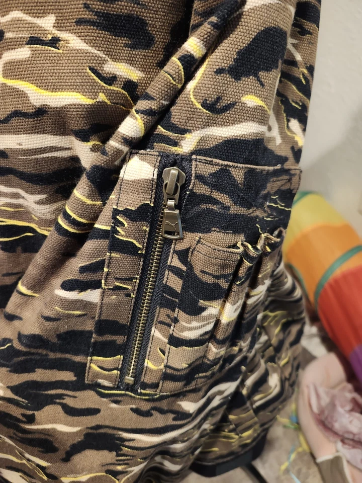 The Weeknd XO camo bomber jacket #TheWeeknd I think size is Medium to Large - Image 2 of 4