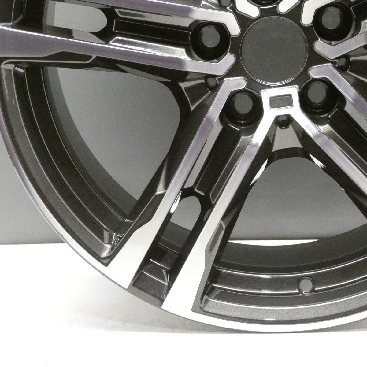 BMW 1 2 SERIES 819M F40 F44 18'' ALLOY WHEEL RIM M SPORT 8092352