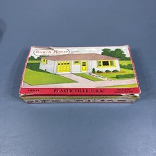 VINTAGE PLASTICVILLE U.S.A. RANCH HOUSE MODEL KIT - W/BOX