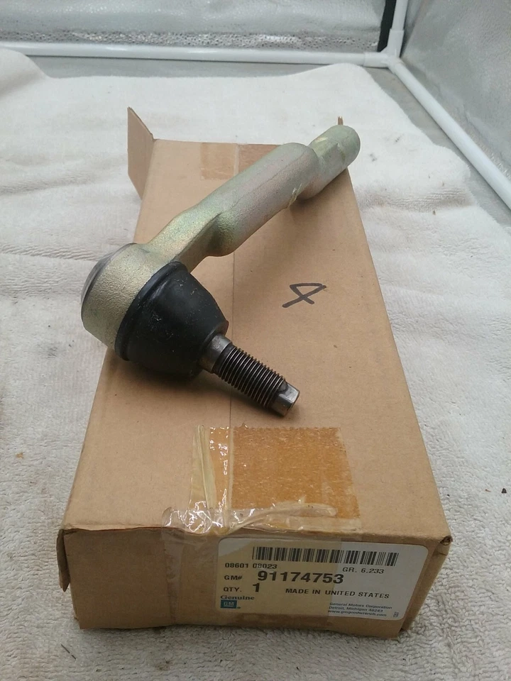 Chevrolet Tracker genuino GM Tie Rod End 1999-2004 lado del pasajero delantero exterior Foto 2 de 2