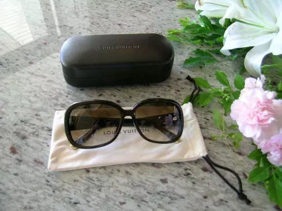 Used louis vuitton SUNGLASSES/ ACCESSORIES