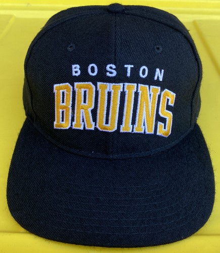 Vintage 90s Boston Bruins Starter Arch 