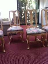 Marktex Stühle Pinienholz, renovierungsbedürftig, Preis pro Stück